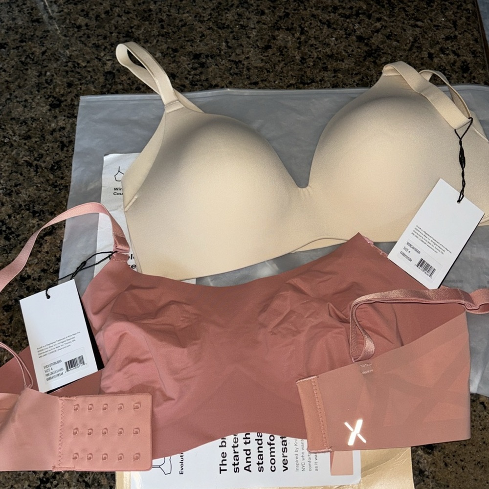 NWT Knix Wing Woman Contour and Reversible Evolution Bras size 4.